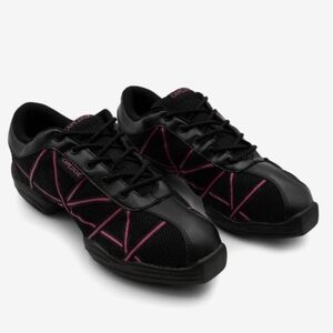 NWOT Capezio black and pink Dansneakers women's Size 6.5